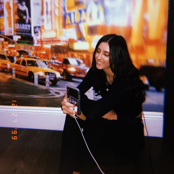 Meet your Posher, Limor - Picture 1 of 1